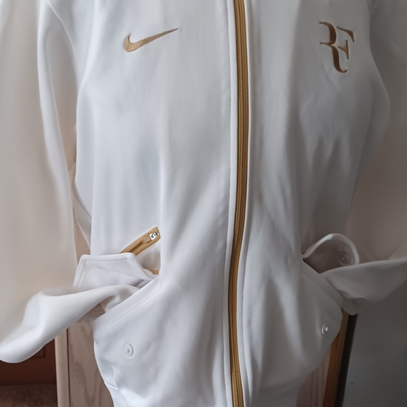 Nike Women's small Dri Fit Crew neck zip up - Picture 4 of 6